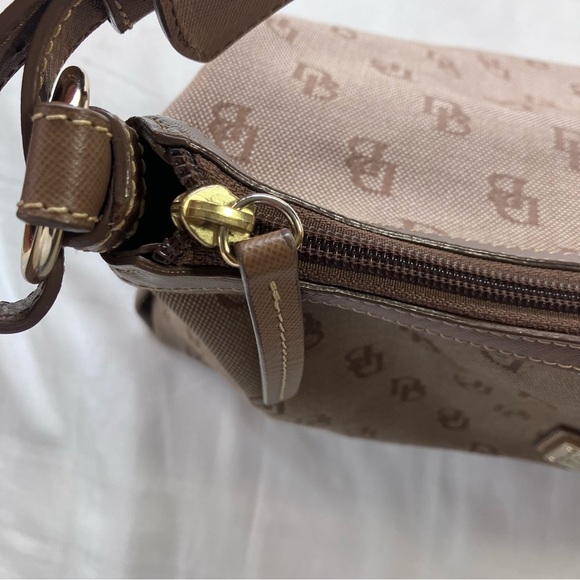 VINTAGE EARLY 2000s Dooney&Burke Taupe Signature Nylon Tote - Picture 7 of 16